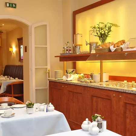 Savoy Hotel 4*